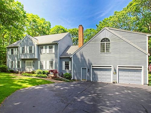 46 Clear Pond Rd, Falmouth, MA, 02540-2335 | Card Image
