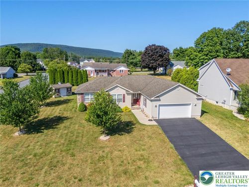 120 E 1st St, WIND GAP, PA, 18091-1601 | Card Image