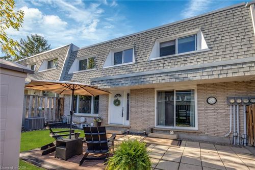 54-14 Williamsburg Rd, Kitchener, ON, N2E1W1 | Card Image