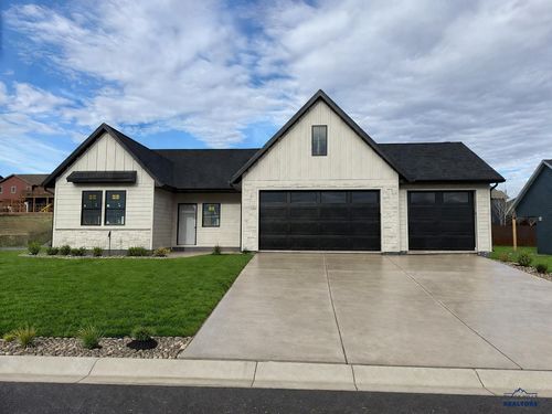 4425 Augusta Dr, Rapid City, SD, 57703-7093 | Card Image