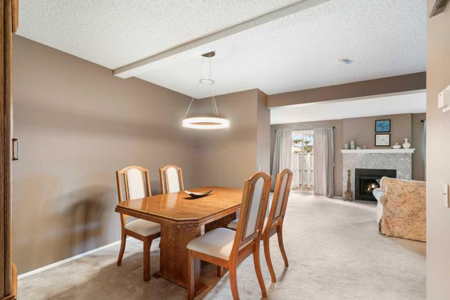 35 - 200 Shawnessy Drive Sw, Home with 2 bedrooms, 1 bathrooms and 1 parking in Calgary AB | Image 5
