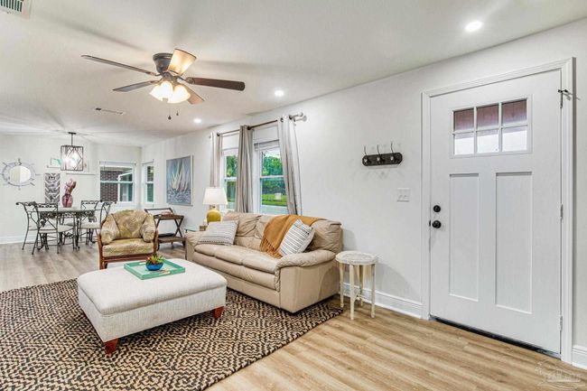 814 W Gonzalez St, House other with 3 bedrooms, 2 bathrooms and 1 parking in Pensacola FL | Image 5