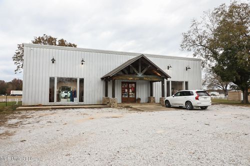 1034 Holland Ave, Philadelphia, MS, 39350-9121 | Card Image
