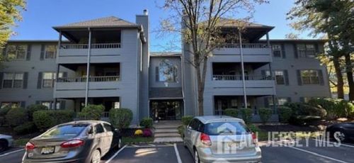 1008 Woodhaven Dr, Edison, NJ, 08817-3769 | Card Image