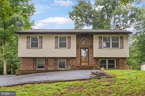 1226 Lakeview Dr, CROSS JUNCTION, VA, 22625-2523 | Card Image