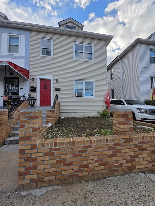 2515 Holland Avenue, New York, NY, 10467 | Card Image