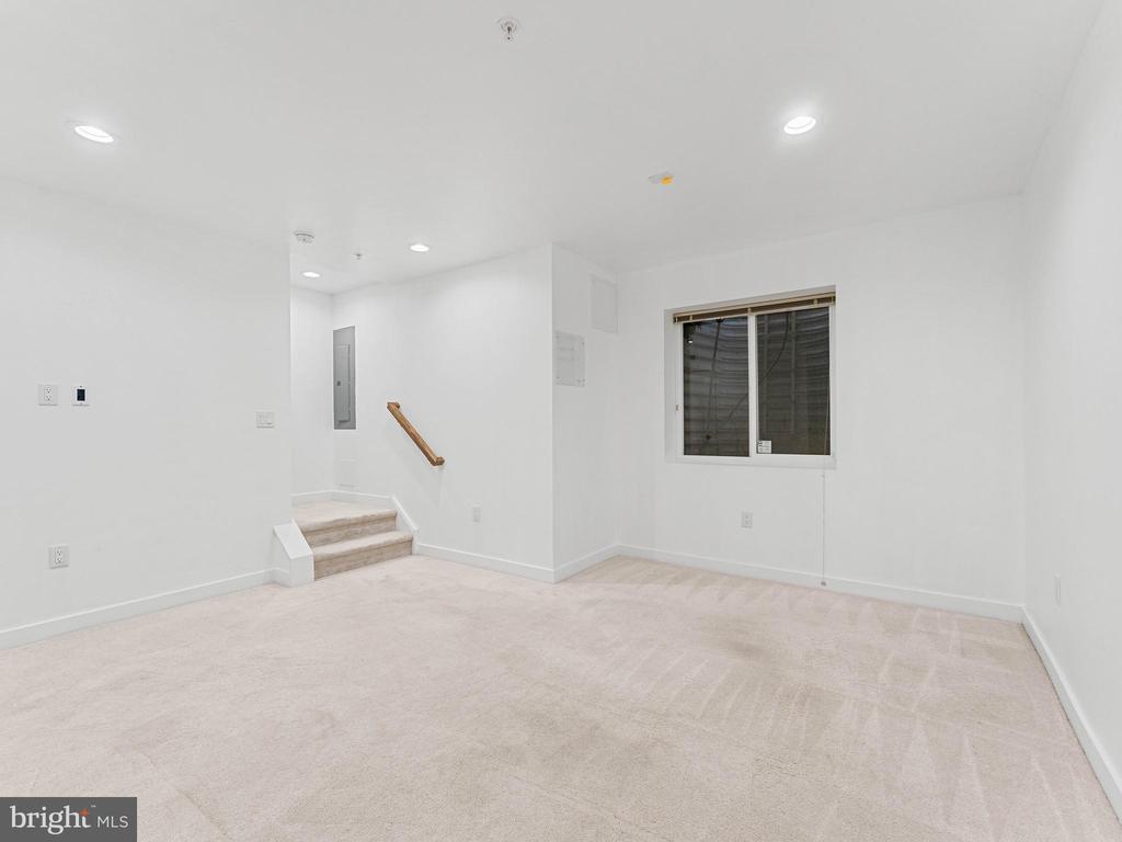 Residential in PHILADELPHIA 4