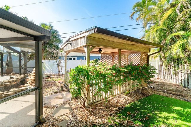61 W Rubber Tree Dr, House other with 3 bedrooms, 2 bathrooms and null parking in Lake Worth FL | Image 28