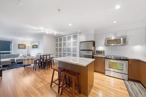 213-85 Eighth Ave, New Westminster, BC, V3L0E9 | Card Image