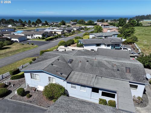 98609 Camellia Dr, Brookings, OR, 97415-9318 | Card Image