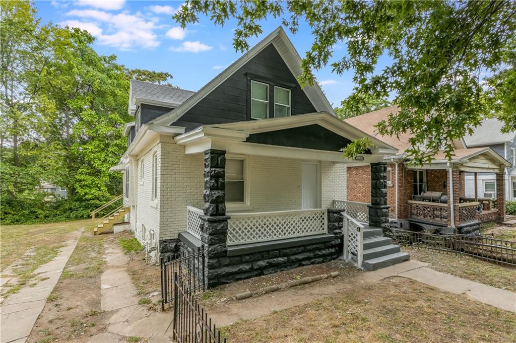 Askew Ave, Kansas City, MO 64127