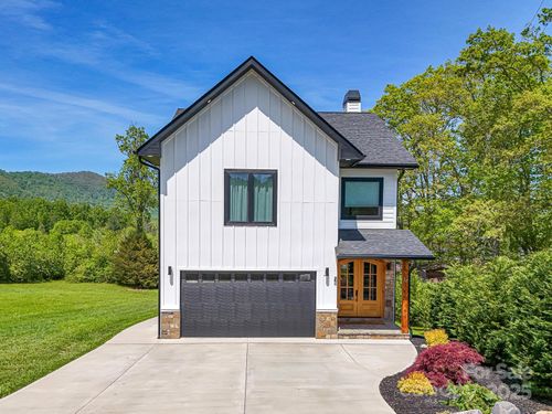32 Taylor Mountain Rd, Candler, NC, 28715-9542 | Card Image