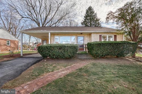 548 D St, CARLISLE, PA, 17013-1317 | Card Image