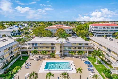 apt-105a-1100 8th Ave S, NAPLES, FL, 34102-6954 | Card Image