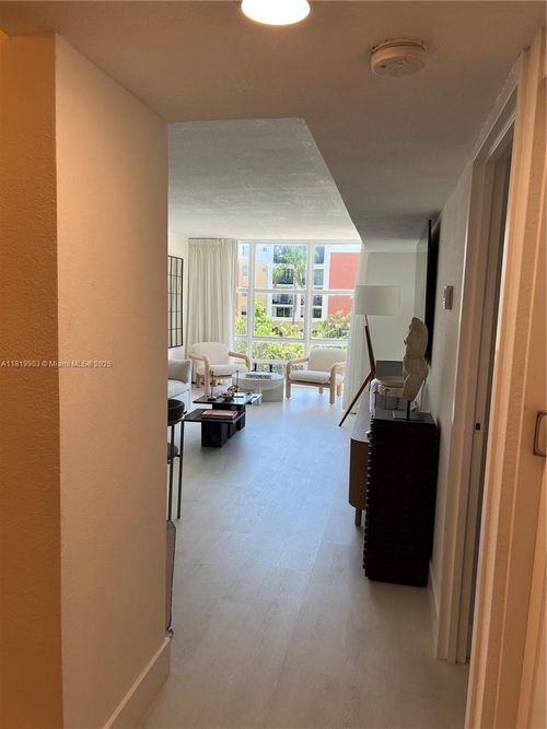 apt-442-210 172nd St, Sunny Isles Beach, FL, 33160-3423 | Card Image