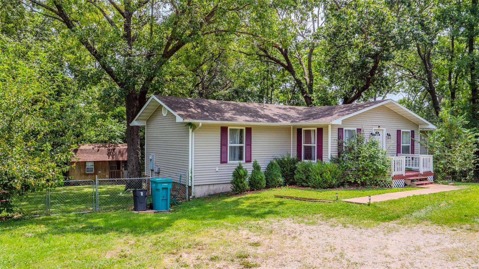 Spruce St, Bourbon, MO 65441