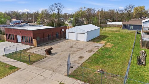 2520 E 9th St N, Wichita, KS, 67214-3152 | Card Image