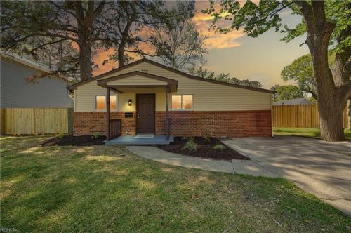 1857 S Streamline Dr, Virginia Beach, VA, 23454-4413 | Card Image