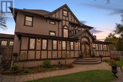 338 Catherine St, Thunder Bay, ON, P7E1K6 | Card Image