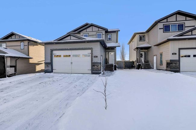8657 117 Avenue, Home with 3 bedrooms, 2 bathrooms and 4 parking in Grande Prairie AB | Image 2