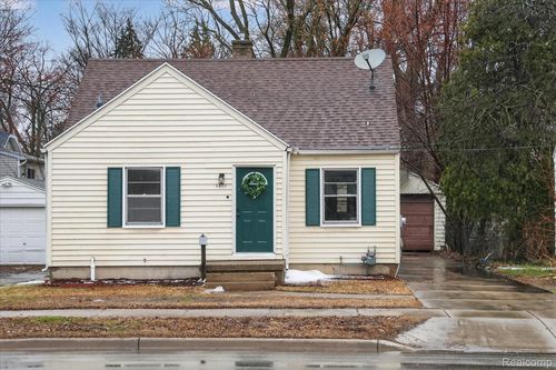 1511 Leonard St, Grand Rapids, MI, 49505-5516 | Card Image