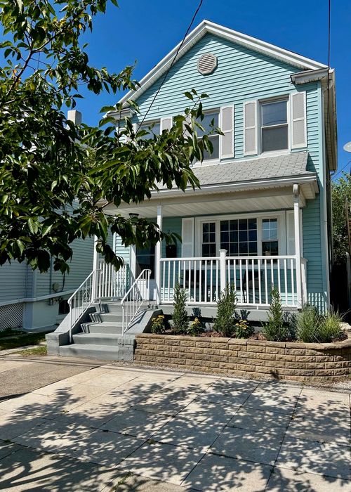 254 Maple St, Secaucus, NJ, 07094-3706 | Card Image