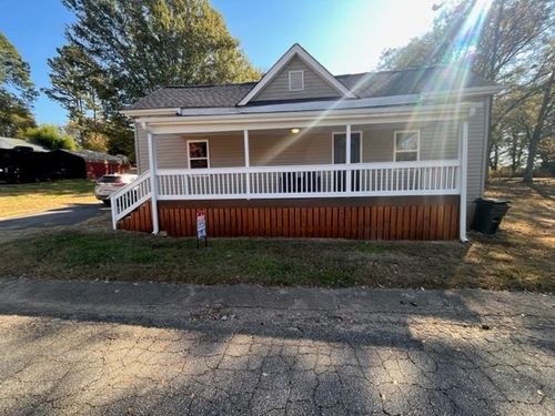 104 E B Ave, Easley, SC, 29640-2108 | Card Image