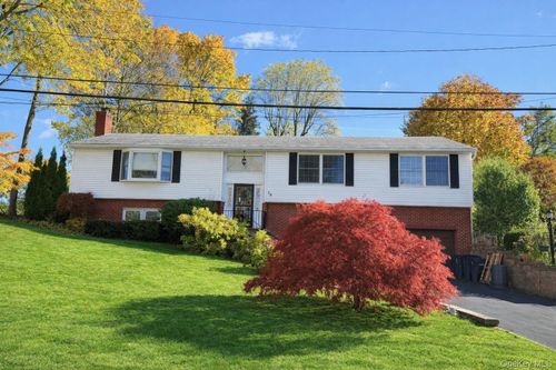 20 Rose St, White Plains, NY, 10605-4627 | Card Image