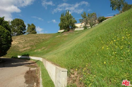 21680 Arcos Drive, Woodland Hills, CA, 91364 | Card Image