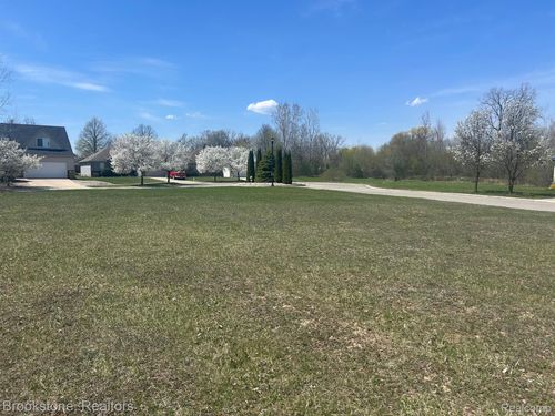 590 Jared Dr, Pontiac, MI, 48342-1986 | Card Image