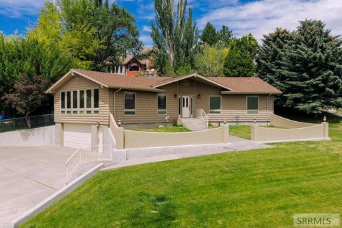 2255 E Greenbrier Dr, Idaho Falls, ID, 83404-7708 | Card Image