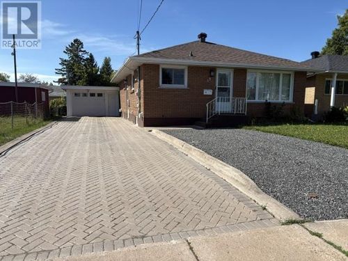 15 Kitchener Rd, Sault Ste. Marie, ON, P6B4R1 | Card Image
