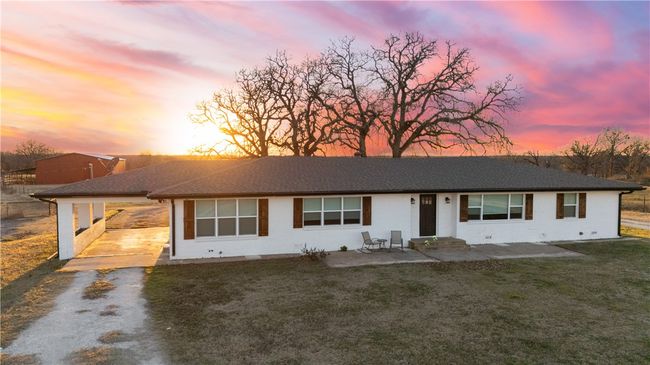 717 Oak Knoll Ln, Home with 3 bedrooms, 3 bathrooms and 1 parking in Elm Mott TX | Image 11