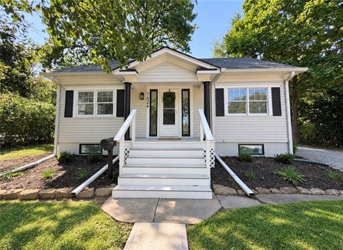 1424 Mulberry St, Maryville, MO, 64468-1157 | Card Image