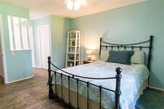 Upstairs bedroom (One of three upstairs) with separate vanity. Window (to the right but not seen) face the front. | Image 21