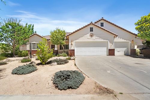 3634 N Jackie St, Visalia, CA, 93291-6534 | Card Image
