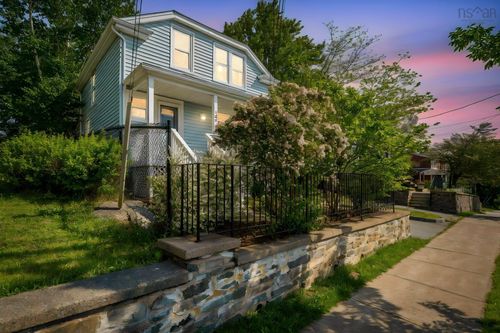 109 Main Ave, Halifax, NS, B3M1A8 | Card Image