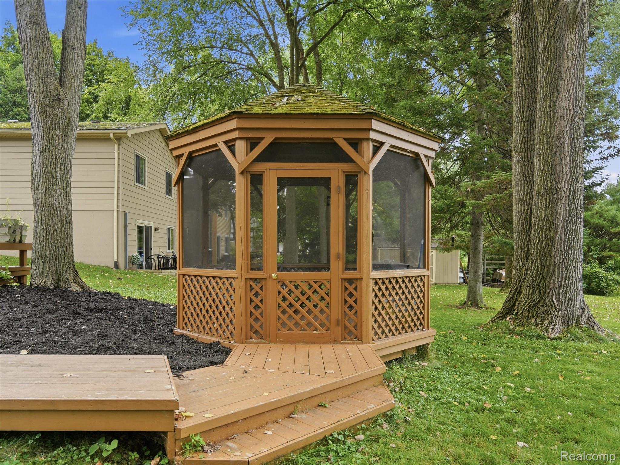 Residential in Hartland Township 2