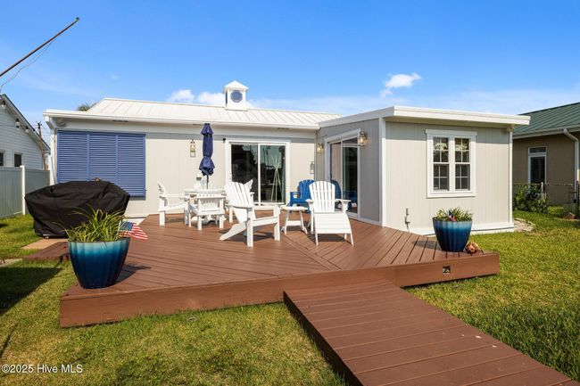 104 Bay View Blvd, House other with 3 bedrooms, 3 bathrooms and 1 parking in Atlantic Beach NC | Image 5