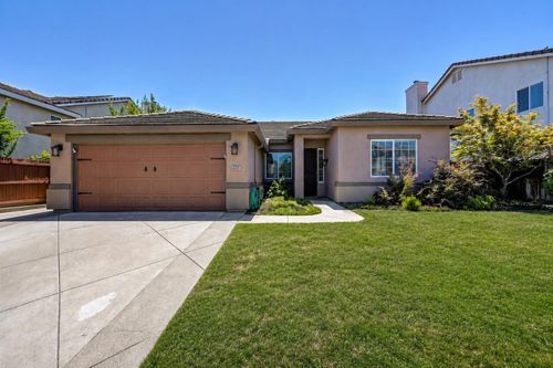 5522 Mable Rose Way, Antelope, CA, 95843-3748 | Card Image