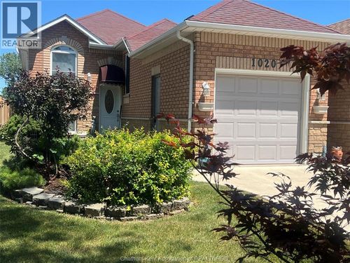 1020 Lemonwood Crescent, Windsor, ON, N9A2R7 | Card Image