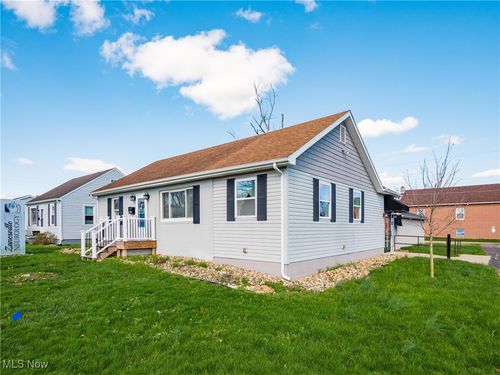 2615 Bell St, Zanesville, OH, 43701-1805 | Card Image