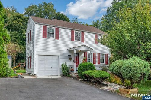 187 Bay Ave, Bloomfield, NJ, 07003-2750 | Card Image