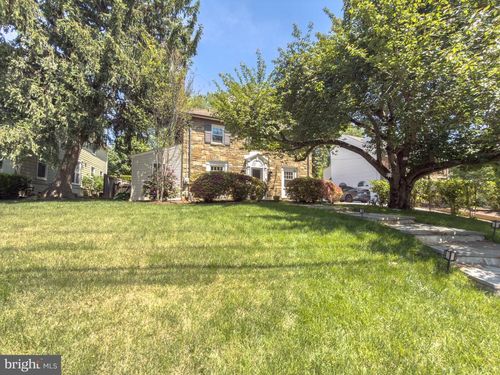 8403 Bradmoor Dr, BETHESDA, MD, 20817-3855 | Card Image
