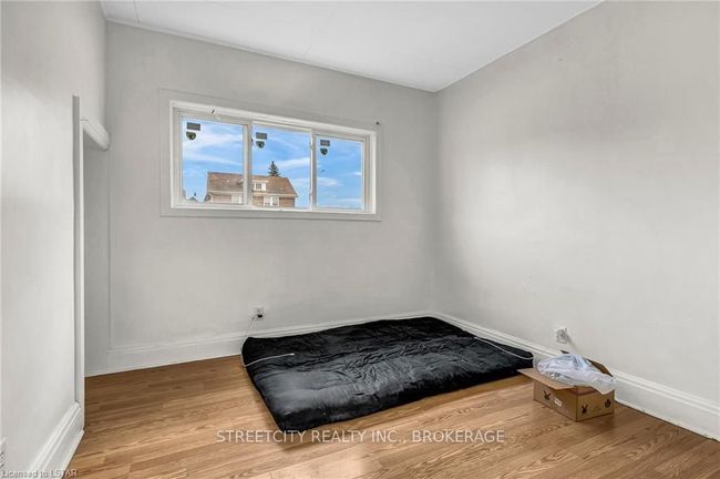 1196 Janette Ave, House other with 6 bedrooms, 3 bathrooms and 2 parking in Windsor ON | Image 15