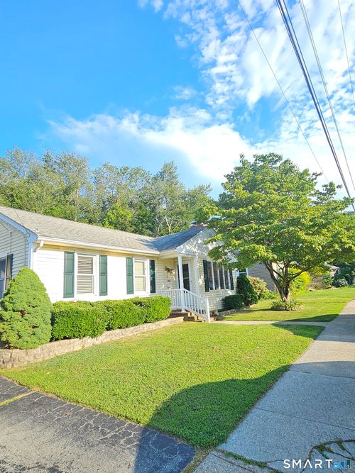 54 Woodrow Ave, Norwich, CT, 06360-2213 | Card Image