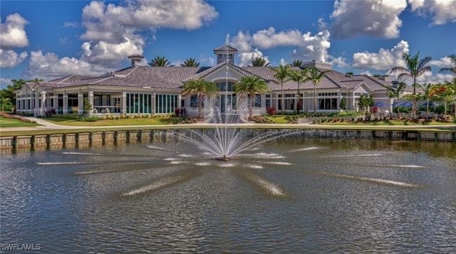 Country Club with Water Feature | Image 25
