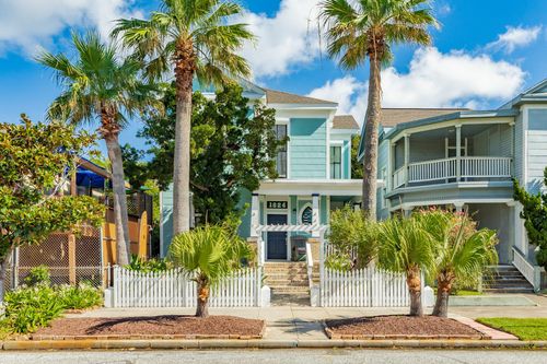 1824 Avenue O, Galveston, TX, 77550-8047 | Card Image