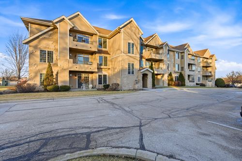 2912 N University Dr, WAUKESHA, WI, 53188-1495 | Card Image