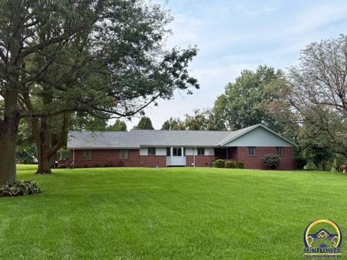 1206 Wentley Dr, Hiawatha, KS, 66434-1524 | Card Image